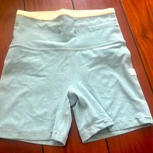 Vuori green biker shorts